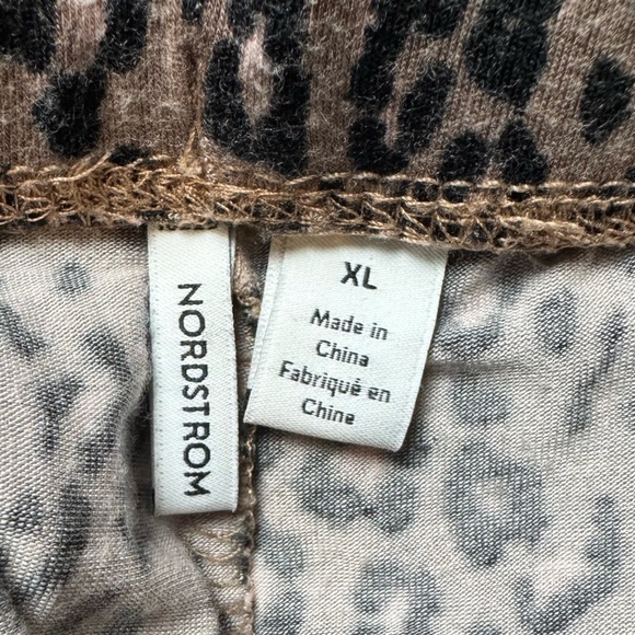Nordstrom | Animal Print Pajama Set XL - Picture 8 of 11
